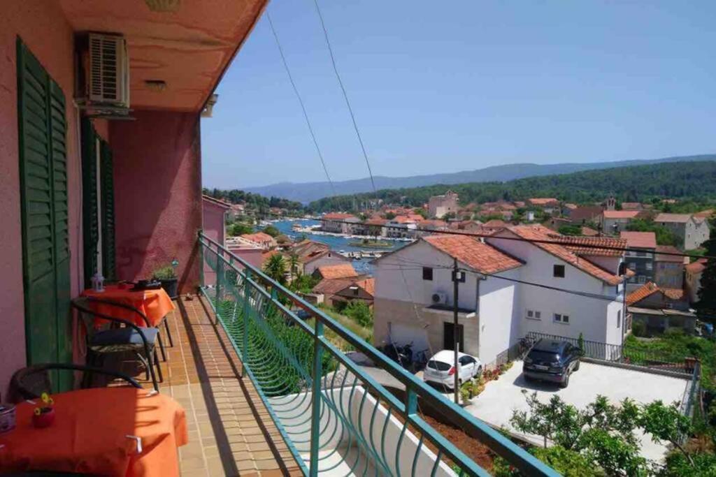 Nada Apartament Vrboska